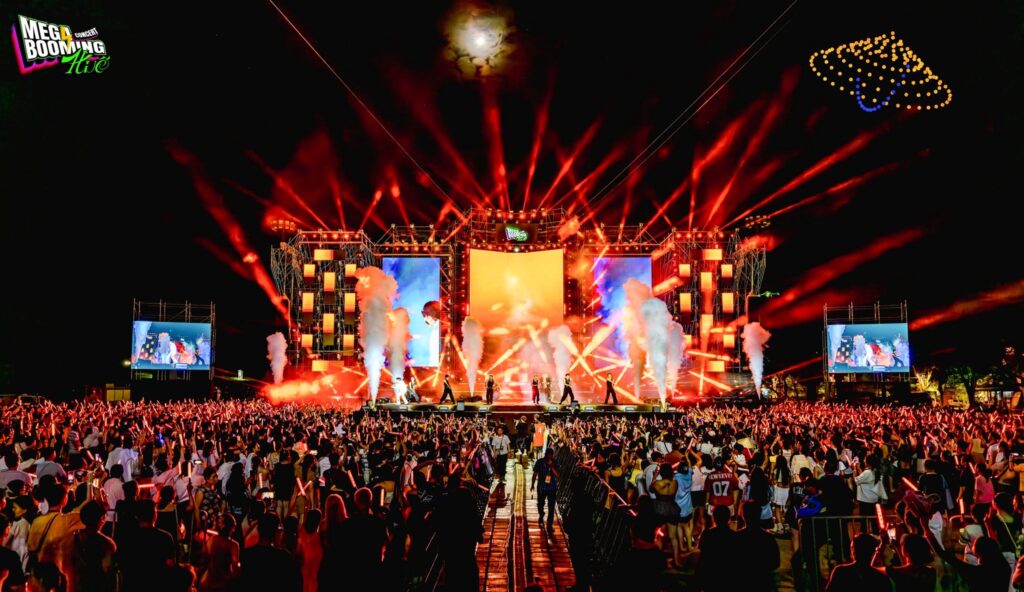 Đại nhạc hội Mega Booming bởi BamBoo Artists Agency | BAA. Du lịch âm nhạc